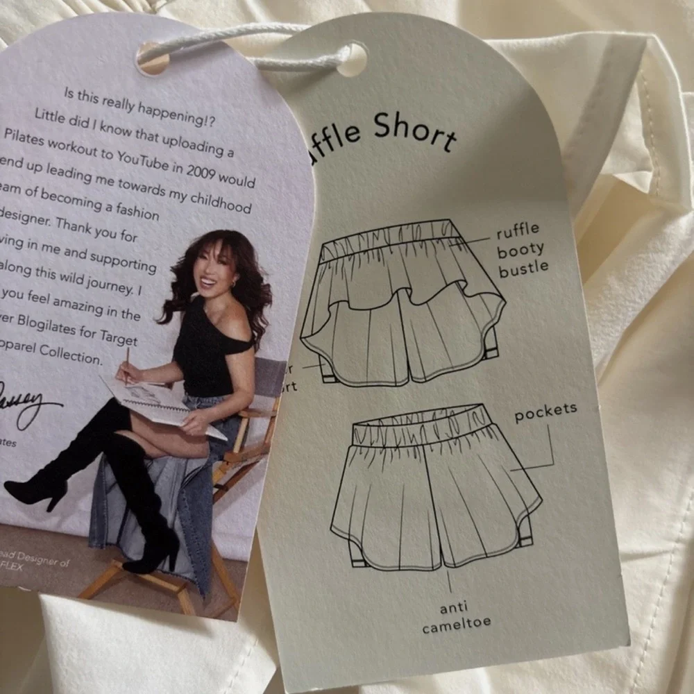 Blogilates Ruffle Shorts Size Large - Picture 3 of 7